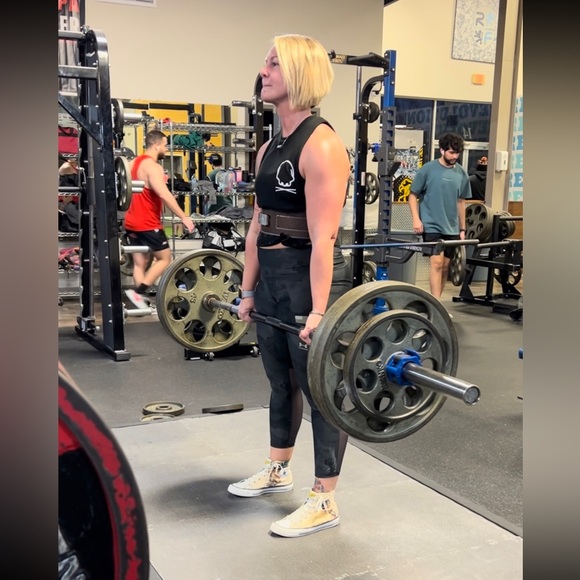 Meet your Posher, Carrie! Posh Ambassador!!🤩 - Picture 2 of 13